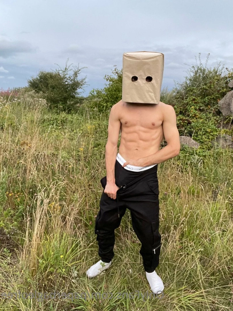 Paper Bag Leo ❕FREE❕ [ paperbagleofree ] Onlyfans leaked photo 2129254 on Hotleaks.tv