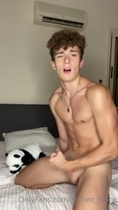 Romeo18 [ romeo_twink ] Onlyfans leaked video 18335543 on Hotleaks.tv