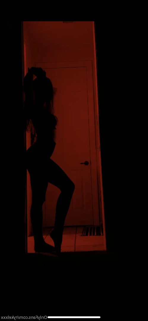 Foreign toy♥️ [ aussiebabe19 ] Onlyfans leaked photo 6424621 on Hotleaks.tv