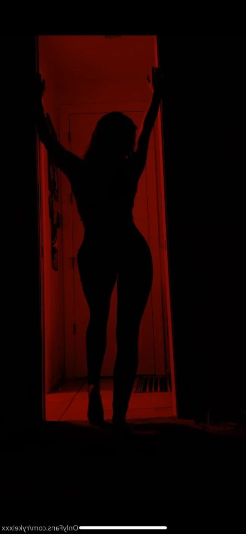 Foreign toy♥️ [ aussiebabe19 ] Onlyfans leaked photo 6424667 on Hotleaks.tv