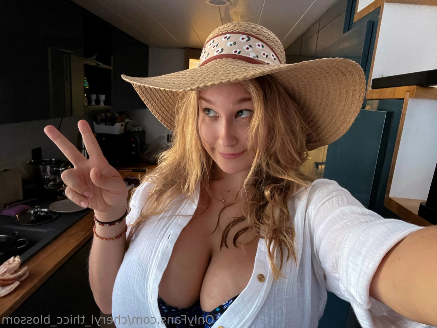 Cheryl [ cheryl_thicc_blossom ] Onlyfans leaked photo 10871869 on Hotleaks.tv