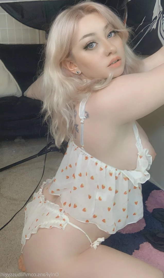 Lux (lilbussygirl) [ lilbussygirl ] Onlyfans leaked photo 3609112 on Hotleaks.tv