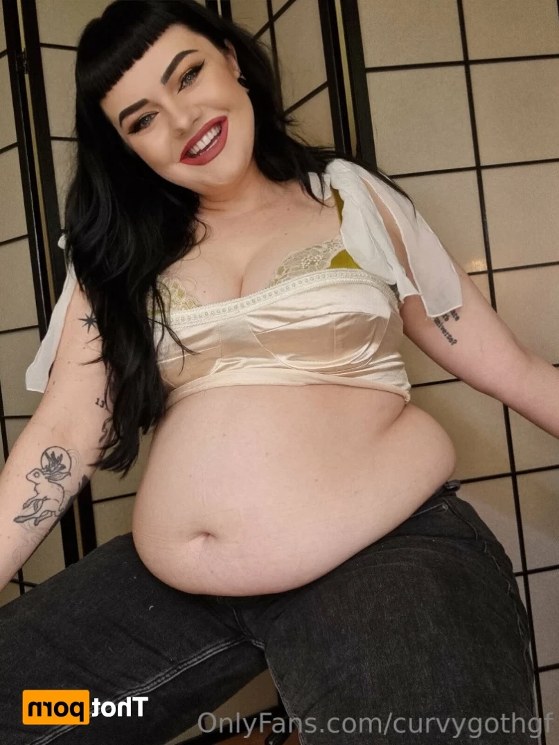 ✶ 𝓐𝓵𝓲𝓬𝓮 ✶ ✨ TOP 1.2% ✨ [ curvygothgf ] Onlyfans leaked photo 15386063 on Hotleaks.tv