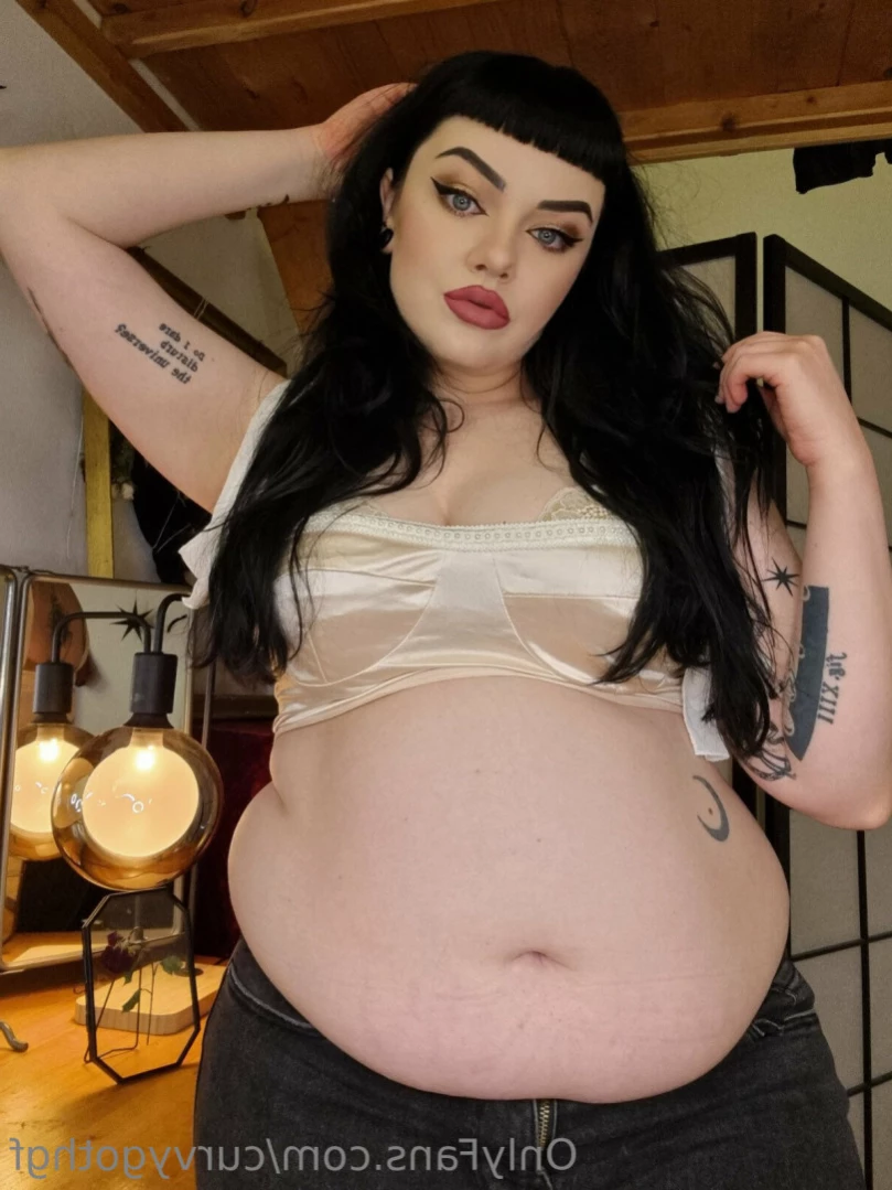 ✶ 𝓐𝓵𝓲𝓬𝓮 ✶ ✨ TOP 1.2% ✨ [ curvygothgf ] Onlyfans leaked photo 15386065 on Hotleaks.tv