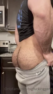 4888764
