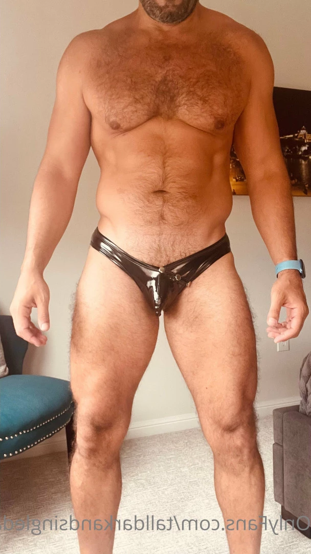 Single Dad [ talldarkandsingledad ] Onlyfans leaked photo 6276780 on Hotleaks.tv