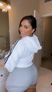 RebeccaJ [ therealrebeccaj ] Onlyfans leaked video 10663372 on Hotleaks.tv