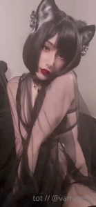 2210929