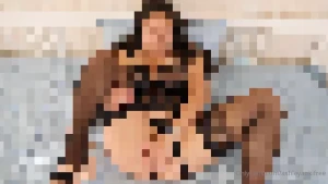 10661769