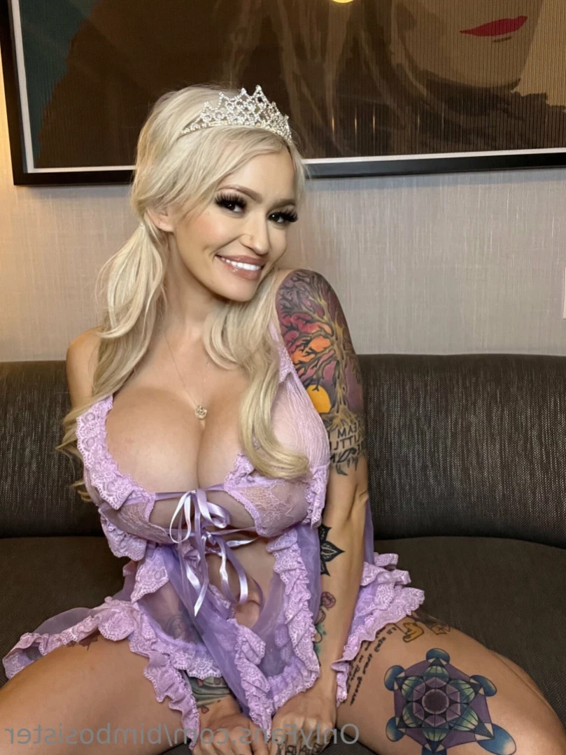 𝐁𝐈𝐌𝐁𝐎 𝐒𝐈𝐒𝐓𝐄𝐑 👧🏼 [ bimbosister ] Onlyfans leaked photo 11857849 on Hotleaks.tv