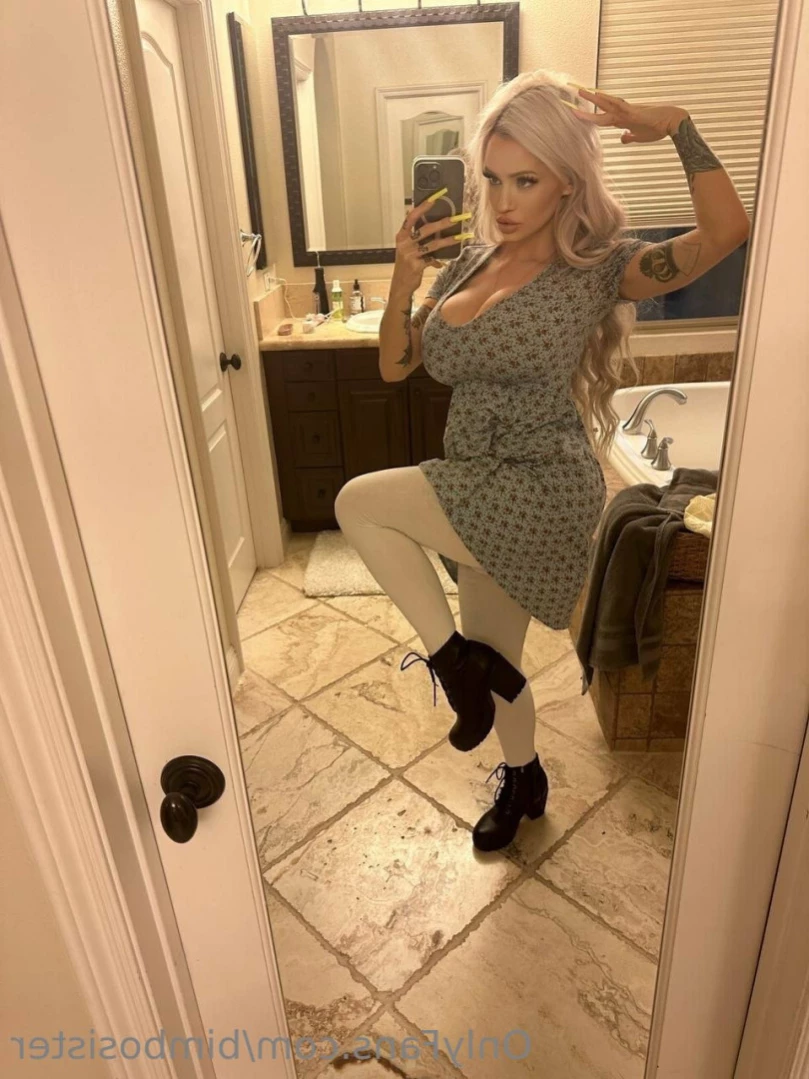 𝐁𝐈𝐌𝐁𝐎 𝐒𝐈𝐒𝐓𝐄𝐑 👧🏼 [ bimbosister ] Onlyfans leaked photo 12922658 on Hotleaks.tv