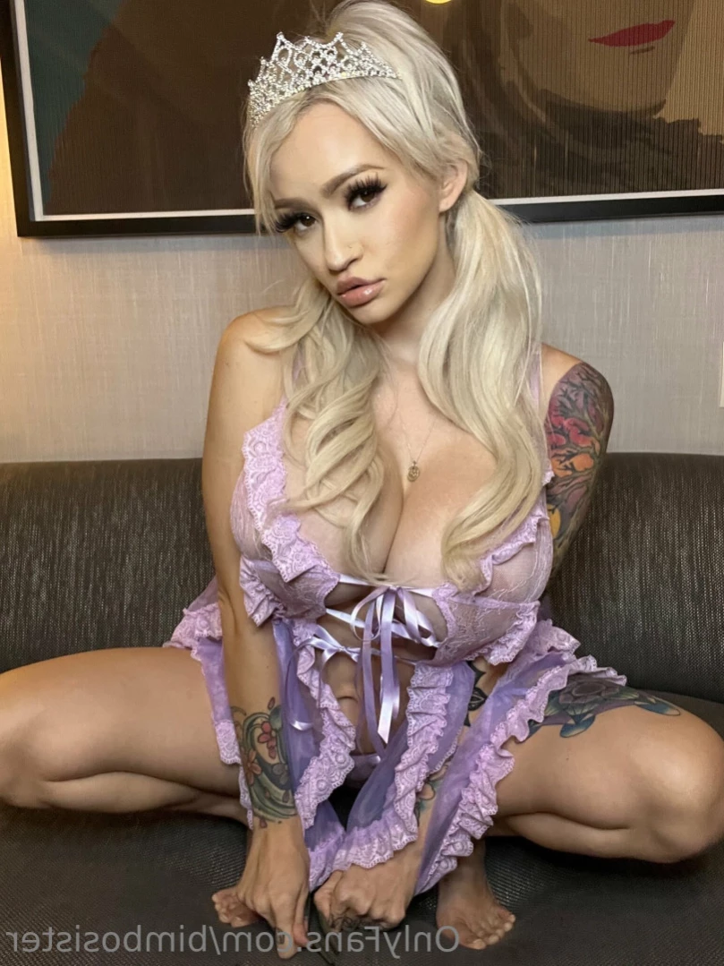 𝐁𝐈𝐌𝐁𝐎 𝐒𝐈𝐒𝐓𝐄𝐑 👧🏼 [ bimbosister ] Onlyfans leaked photo 14496803 on Hotleaks.tv