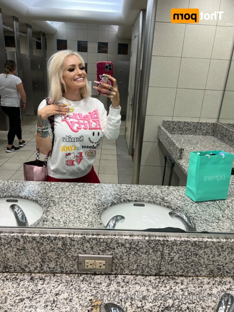 𝐁𝐈𝐌𝐁𝐎 𝐒𝐈𝐒𝐓𝐄𝐑 👧🏼 [ bimbosister ] Onlyfans leaked photo 15336676 on Hotleaks.tv