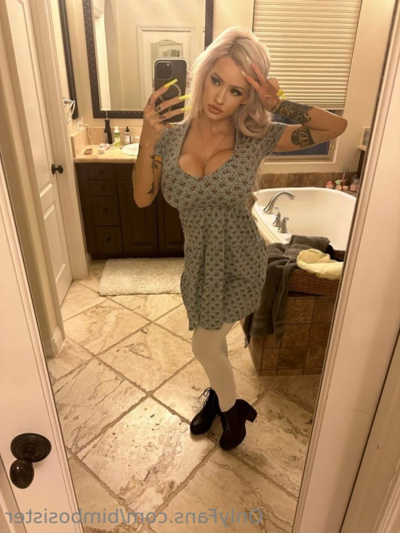𝐁𝐈𝐌𝐁𝐎 𝐒𝐈𝐒𝐓𝐄𝐑 👧🏼 [ bimbosister ] Onlyfans leaked photo 15340252 on Hotleaks.tv