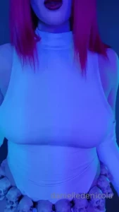 10661099