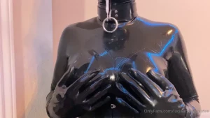 Lucia [ luciaandleighlatex ] Onlyfans leaked video 10660813 on Hotleaks.tv