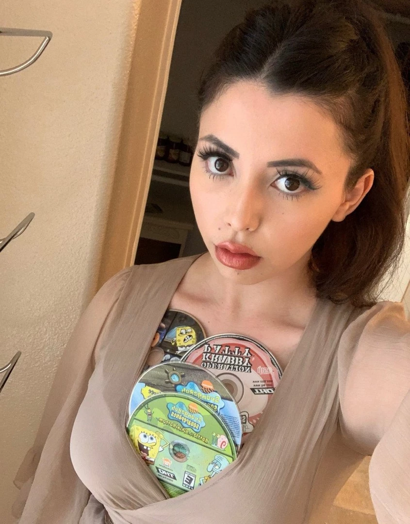 cinnamon bun [ notsofiacoppola ] Onlyfans leaked photo 2219206 on Hotleaks.tv