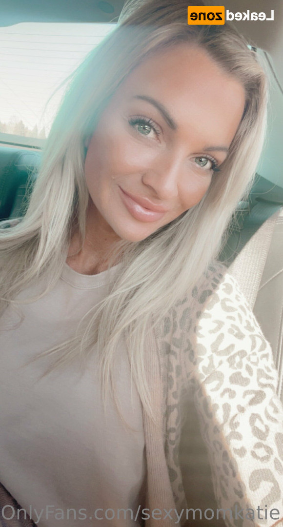 NaughtyNurse~𝘬𝘢𝘵𝘪𝘦 [ sexymomkatie ] Onlyfans leaked photo 16643820 on Hotleaks.tv
