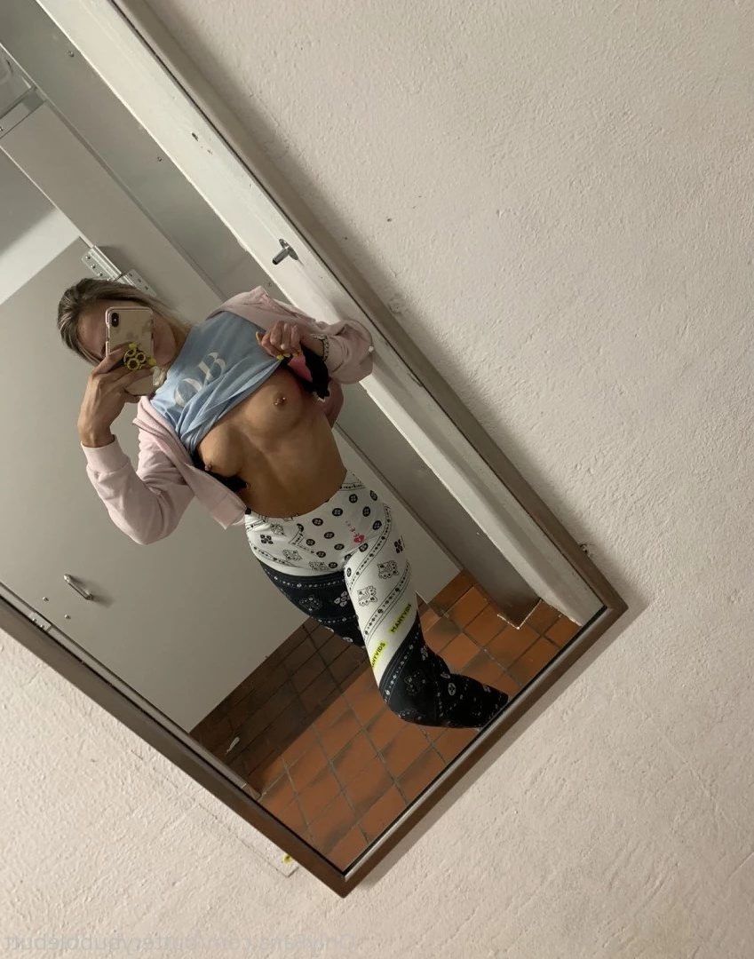 Brittany Benz [ butterybubblebutt ] Onlyfans leaked photo 220402 on Hotleaks.tv