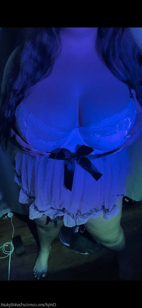 🍭 𝑯𝑶𝑹𝑵𝒀  BBW KITTY 🐱 CHECK DMs 👀 [ urfavkittykatt ] Onlyfans leaked photo 4448501 on Hotleaks.tv