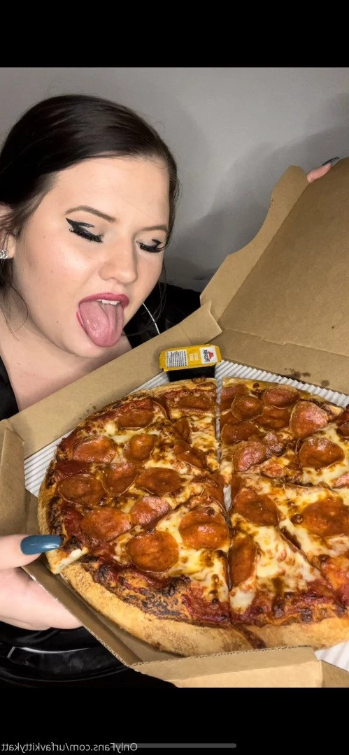 🍭 𝑯𝑶𝑹𝑵𝒀  BBW KITTY 🐱 CHECK DMs 👀 [ urfavkittykatt ] Onlyfans leaked photo 4451905 on Hotleaks.tv