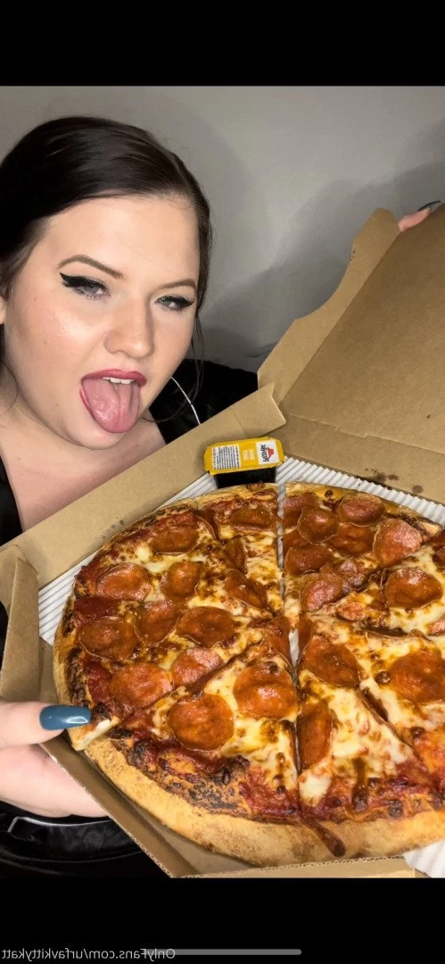🍭 𝑯𝑶𝑹𝑵𝒀  BBW KITTY 🐱 CHECK DMs 👀 [ urfavkittykatt ] Onlyfans leaked photo 4454132 on Hotleaks.tv