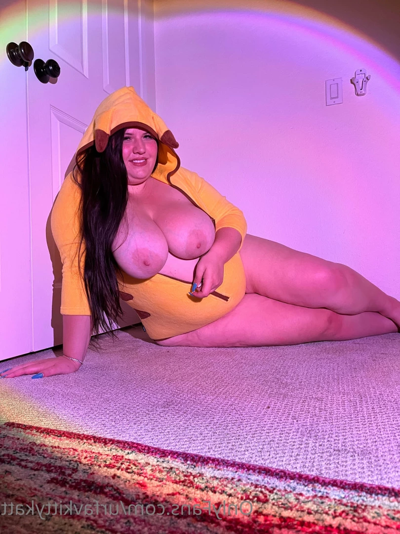 🍭 𝑯𝑶𝑹𝑵𝒀  BBW KITTY 🐱 CHECK DMs 👀 [ urfavkittykatt ] Onlyfans leaked photo 6035428 on Hotleaks.tv