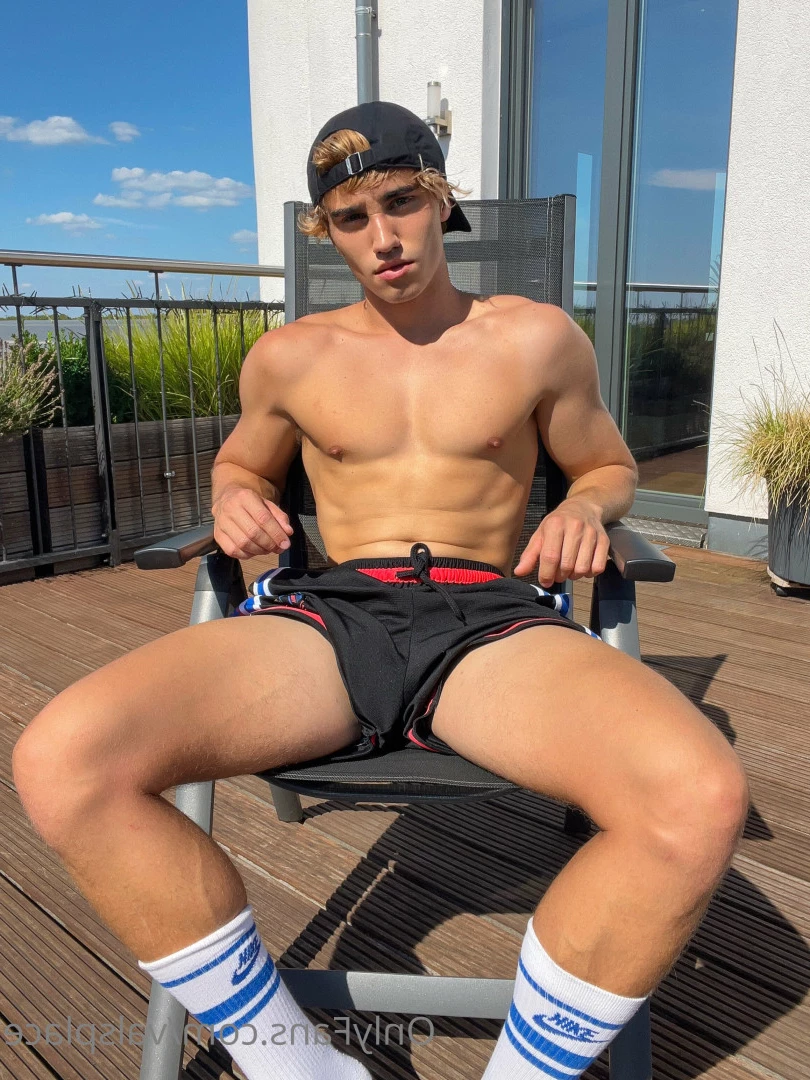 valentin 🔥 (0,1%) [ valsplace ] Onlyfans leaked photo 7688138 on Hotleaks.tv