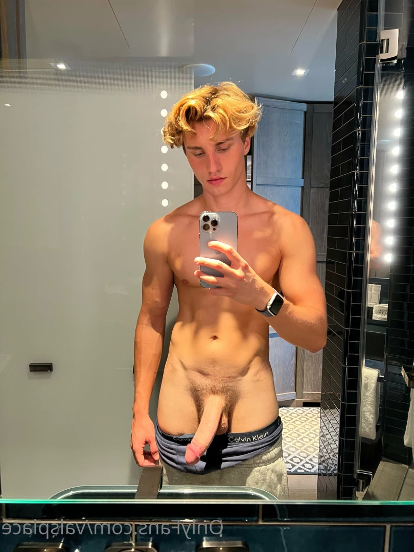 valentin 🔥 (0,1%) [ valsplace ] Onlyfans leaked photo 7688273 on Hotleaks.tv