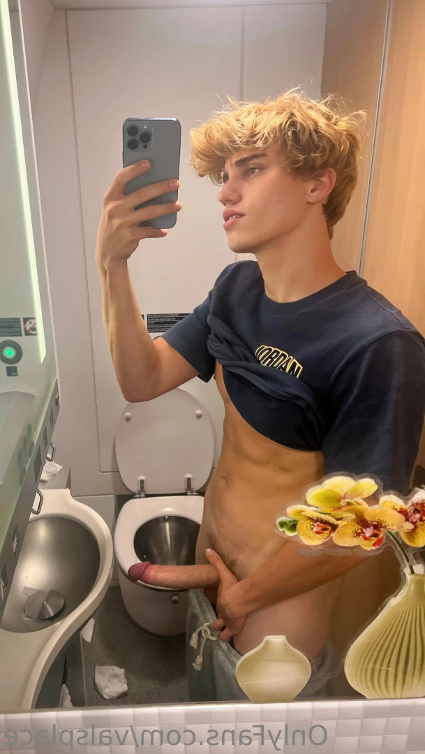 valentin 🔥 (0,1%) [ valsplace ] Onlyfans leaked photo 7688772 on Hotleaks.tv