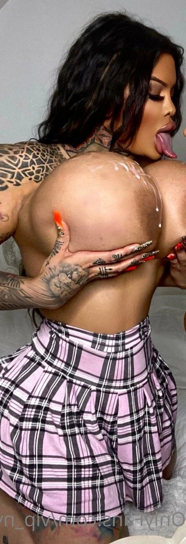 𝑼𝒌𝒔 𝑩𝒊𝒈𝒈𝒆𝒔𝒕 𝑻𝒊𝒕𝒔 👩🏻𝑳𝒆𝒕𝒔 𝑽𝒊𝒅𝒆𝒐𝒄𝒂𝒍𝒍&amp;𝒔𝒆𝒙t😈 [ vip_nvr ] Onlyfans leaked photo 2205985 on Hotleaks.tv