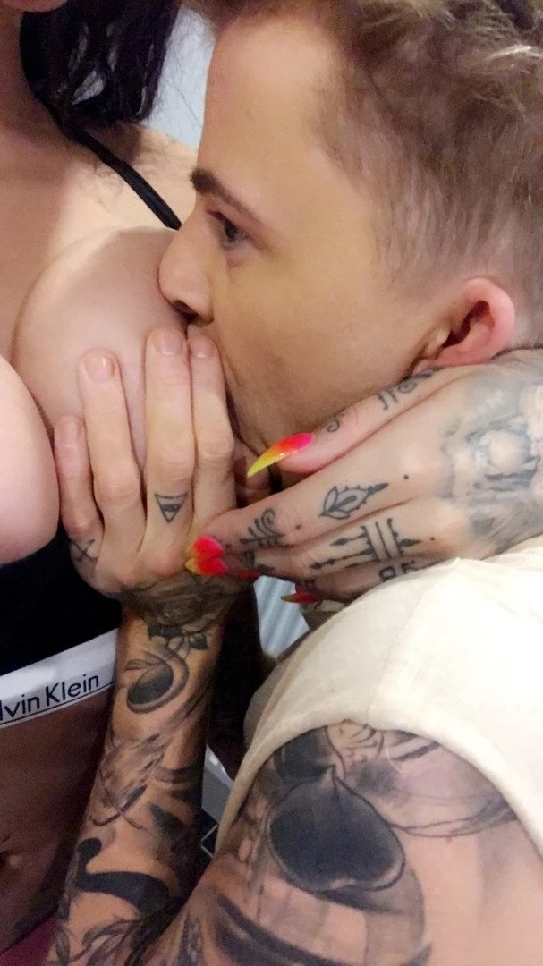 𝑼𝒌𝒔 𝑩𝒊𝒈𝒈𝒆𝒔𝒕 𝑻𝒊𝒕𝒔 👩🏻𝑳𝒆𝒕𝒔 𝑽𝒊𝒅𝒆𝒐𝒄𝒂𝒍𝒍&amp;𝒔𝒆𝒙t😈 [ vip_nvr ] Onlyfans leaked photo 4162976 on Hotleaks.tv