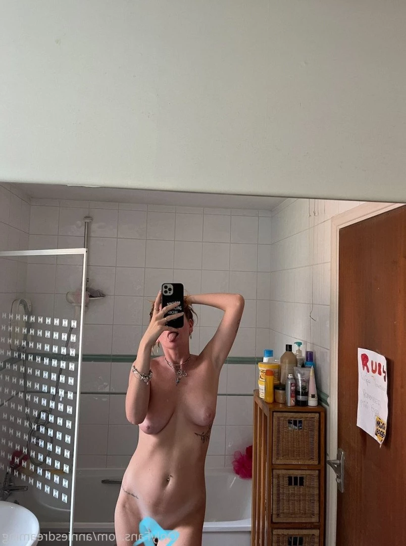 Annie the redhead with 2 pussies 🥵 [ annieecharlotte ] Onlyfans leaked photo 3709186 on Hotleaks.tv