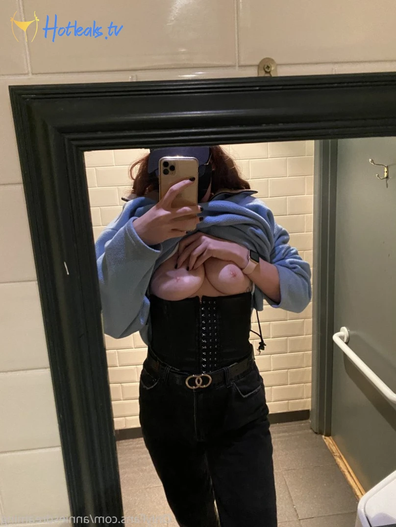 Annie the redhead with 2 pussies 🥵 3913947