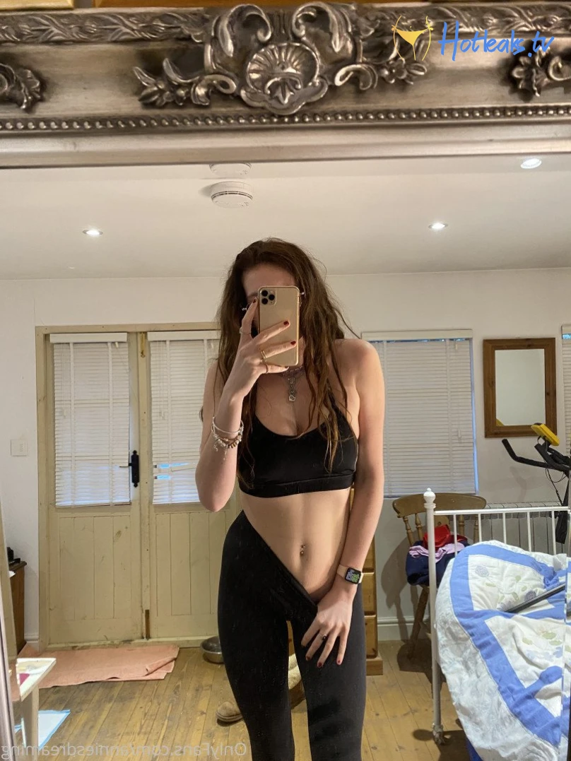 Annie the redhead with 2 pussies 🥵 3916851