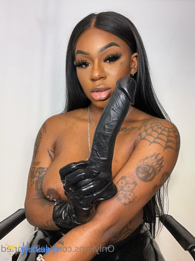 Armani Black [ calfskinned ] Onlyfans leaked photo 15546558 on Hotleaks.tv