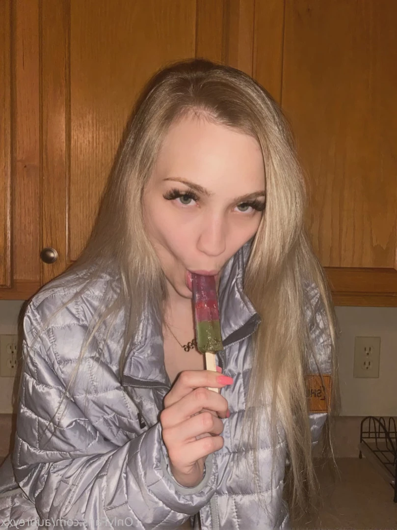 College Freshman 😍 [ aubreyxx ] Onlyfans leaked photo 14904392 on Hotleaks.tv