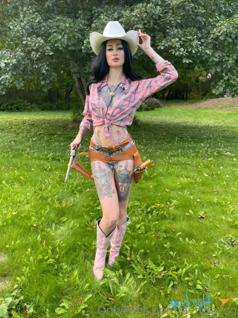 Avrora 🔥 DM me 😏 [ avrora_sg ] Onlyfans leaked photo 14024963 on Hotleaks.tv