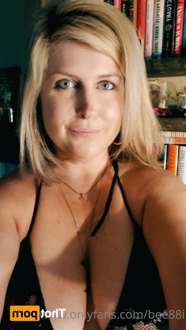 BEE [ bee88i ] Onlyfans leaked photo 14775268 on Hotleaks.tv