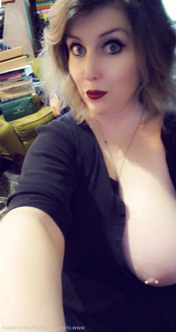 BEE [ bee88i ] Onlyfans leaked photo 15267692 on Hotleaks.tv