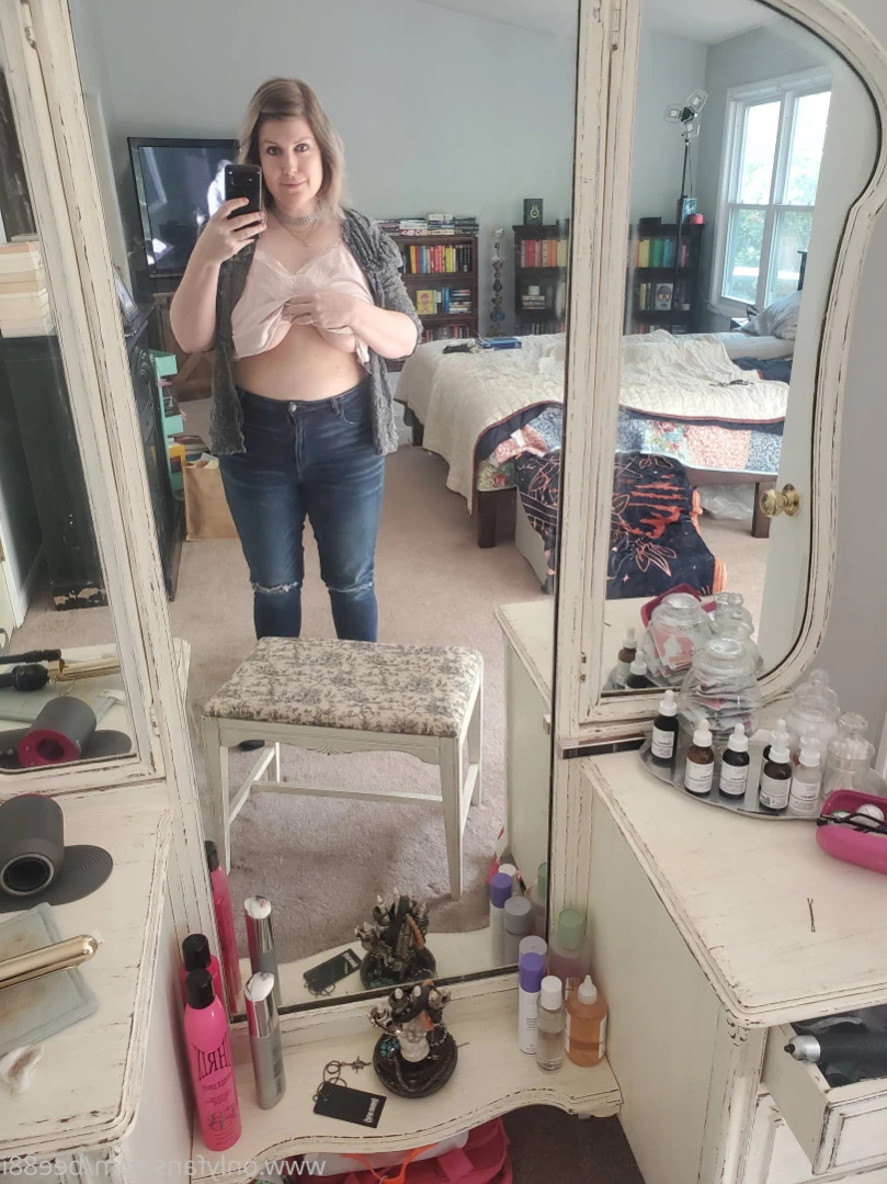 BEE [ bee88i ] Onlyfans leaked photo 15268243 on Hotleaks.tv
