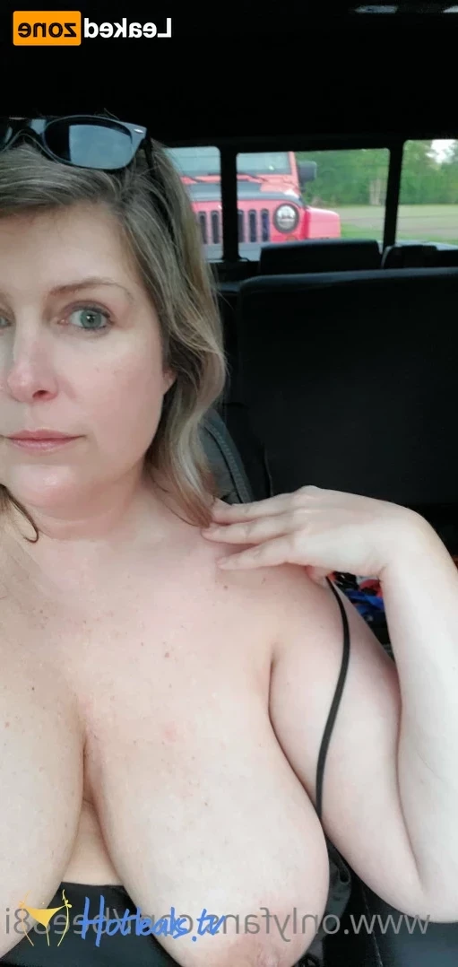 BEE [ bee88i ] Onlyfans leaked photo 15664950 on Hotleaks.tv