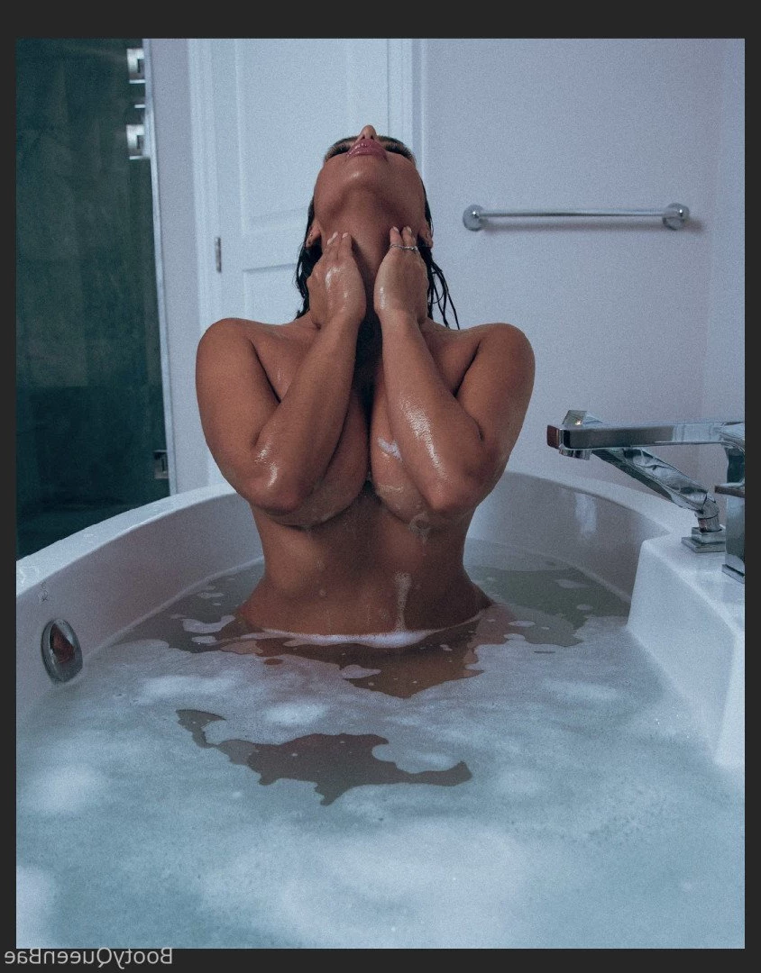 araqueenbae [ bootyqueenbae ] Onlyfans leaked photo 3618586 on Hotleaks.tv