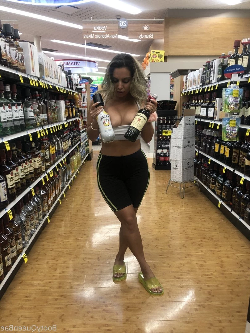 araqueenbae [ bootyqueenbae ] Onlyfans leaked photo 3648273 on Hotleaks.tv