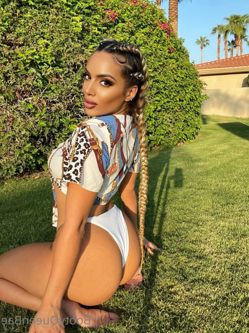 araqueenbae [ bootyqueenbae ] Onlyfans leaked photo 10854894 on Hotleaks.tv