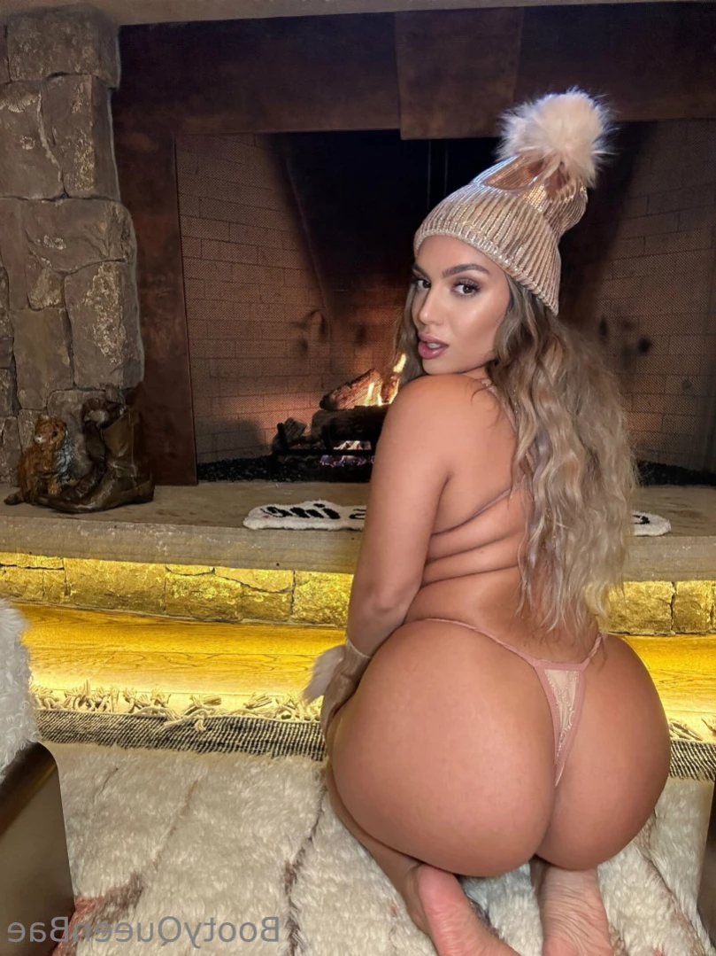 araqueenbae [ bootyqueenbae ] Onlyfans leaked photo 15259880 on Hotleaks.tv