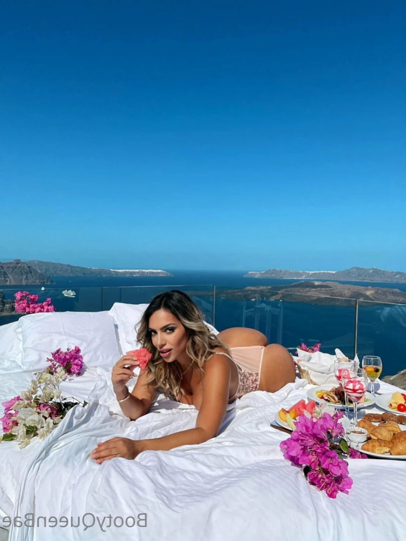 araqueenbae [ bootyqueenbae ] Onlyfans leaked photo 15260308 on Hotleaks.tv