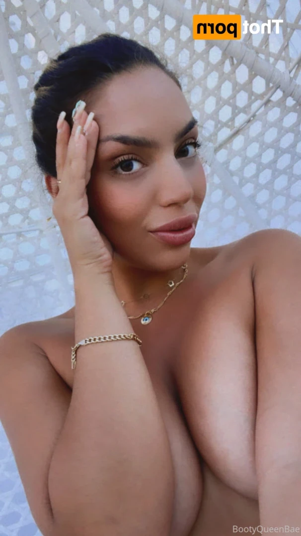 araqueenbae [ bootyqueenbae ] Onlyfans leaked photo 15260461 on Hotleaks.tv