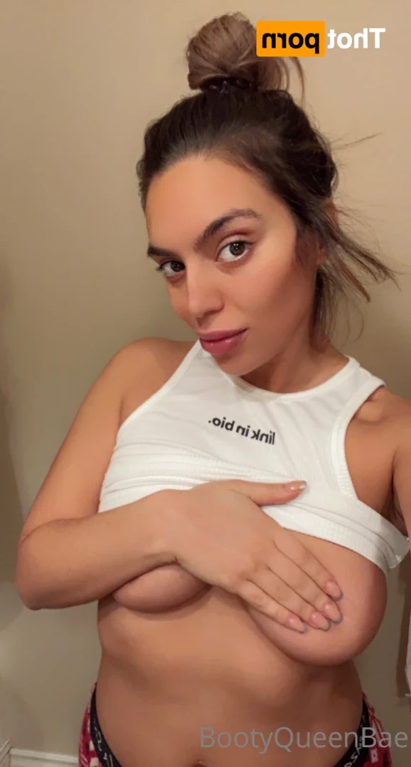 araqueenbae [ bootyqueenbae ] Onlyfans leaked photo 15422822 on Hotleaks.tv