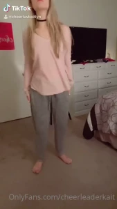 Cheerleader kait [ cheerleaderkait ] Onlyfans leaked video 15103352 on Hotleaks.tv